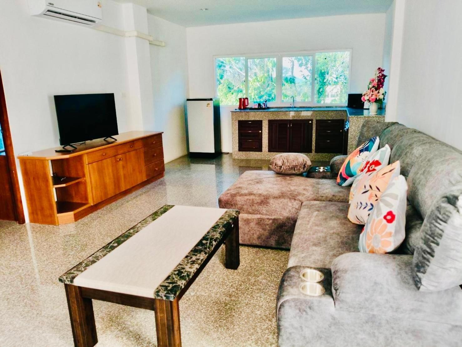 Siray House Aparthotel Phuket Exteriör bild