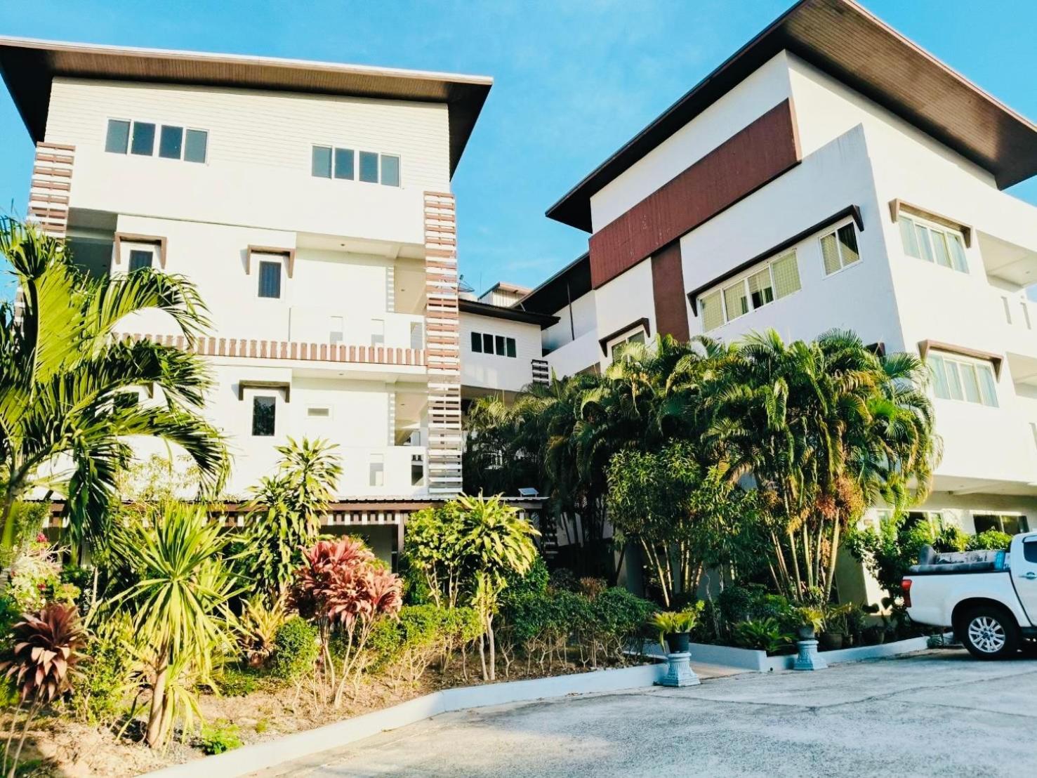 Siray House Aparthotel Phuket Exteriör bild