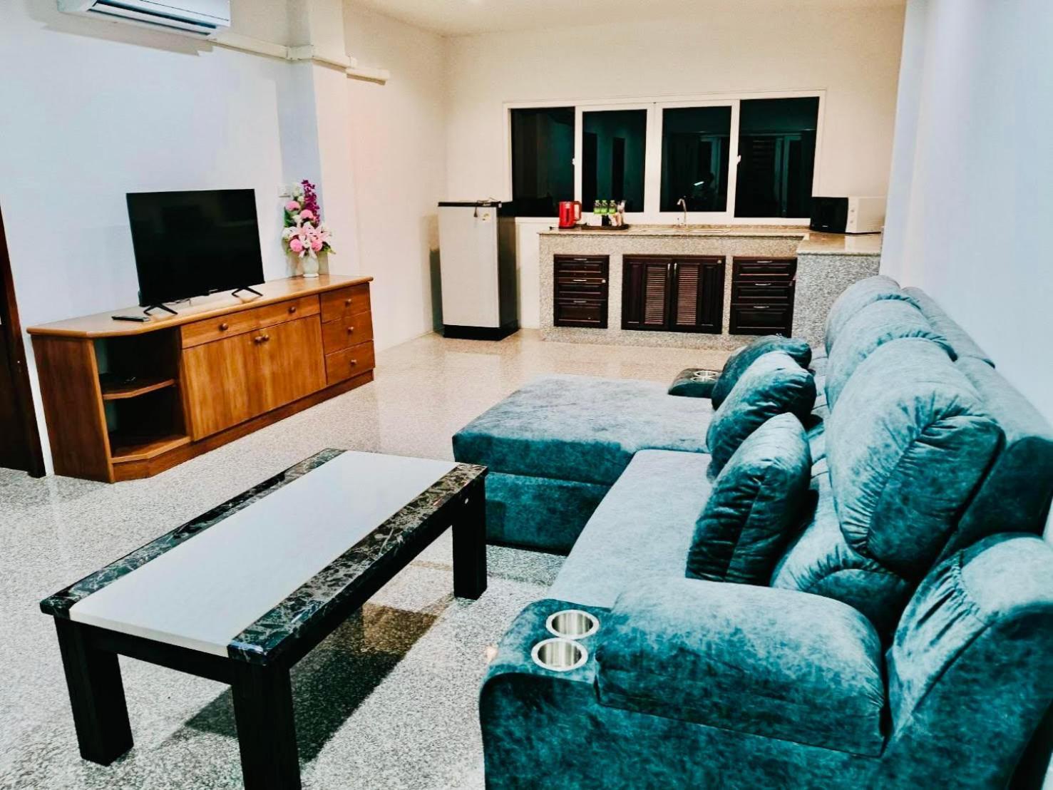Siray House Aparthotel Phuket Exteriör bild