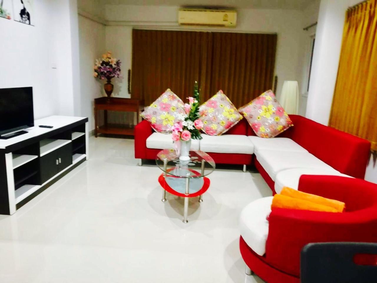 Siray House Aparthotel Phuket Exteriör bild